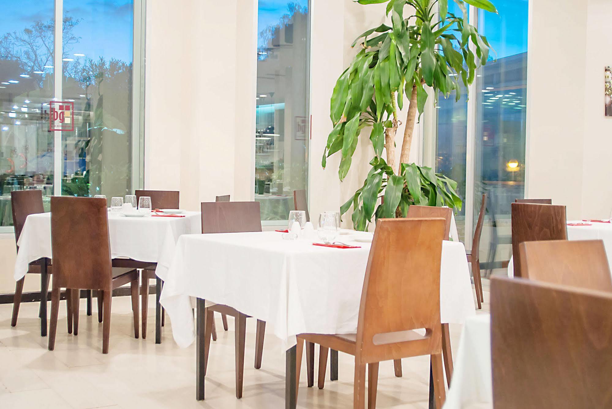 Ona Ogisaka Garden Aparthotel Denia